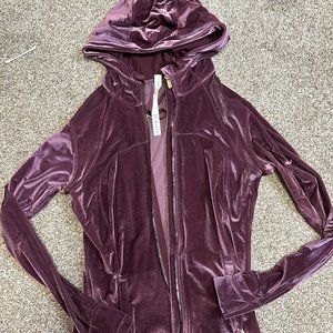 lululemon Define Hooded Jacket Velvet Garnet